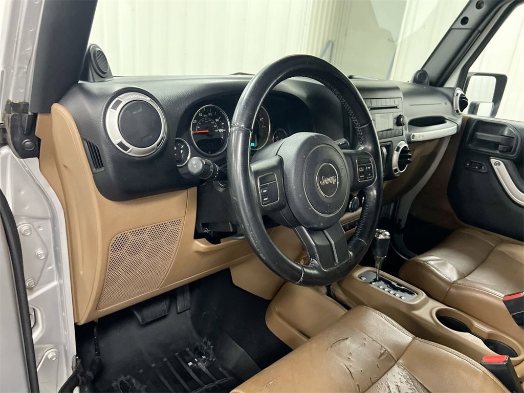 Used 2011 Jeep Wrangler Sahara image 10