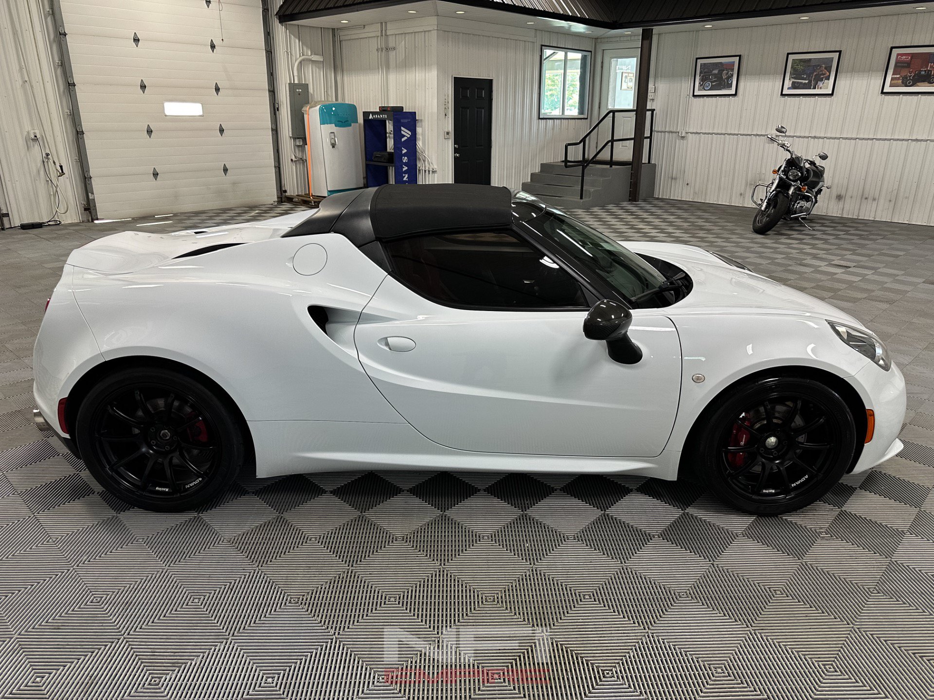 Used 2016 Alfa Romeo 4C Spider w/ Spider Track Package 3 RWD image 13