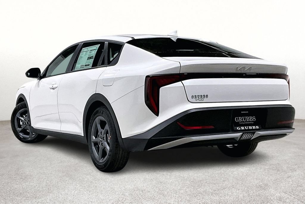 New 2025 Kia K4 FWD image 3