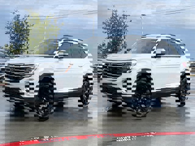 New 2026 Volkswagen Atlas SE