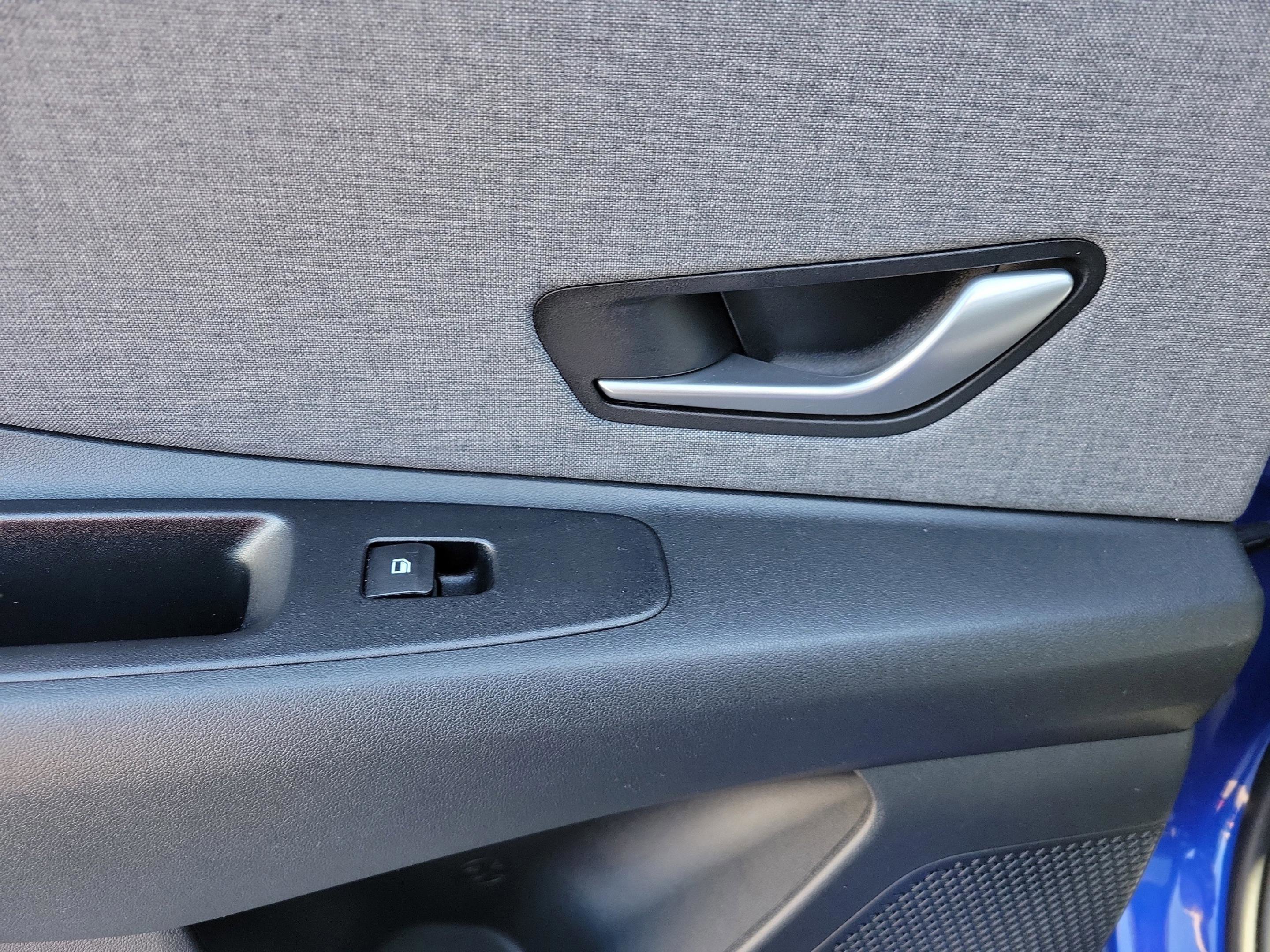 Used 2023 Hyundai Elantra Limited image 23