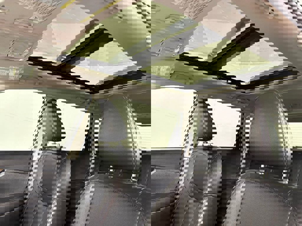 Used 2017 Nissan Rogue SL w/ SL Premium Package image 18