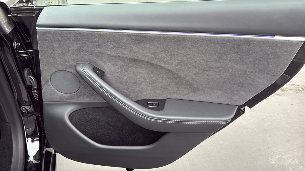 Used 2025 Tesla Model 3 Long Range image 30