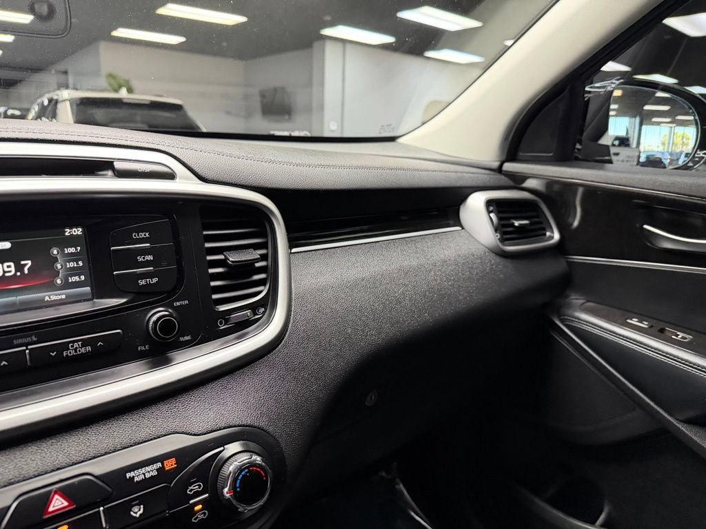 Used 2017 Kia Sorento AWD image 27