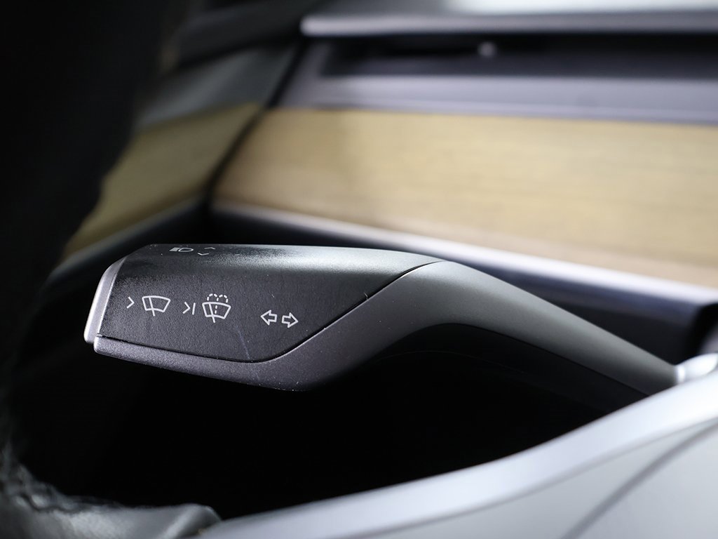 Used 2023 Tesla Model Y Long Range image 40