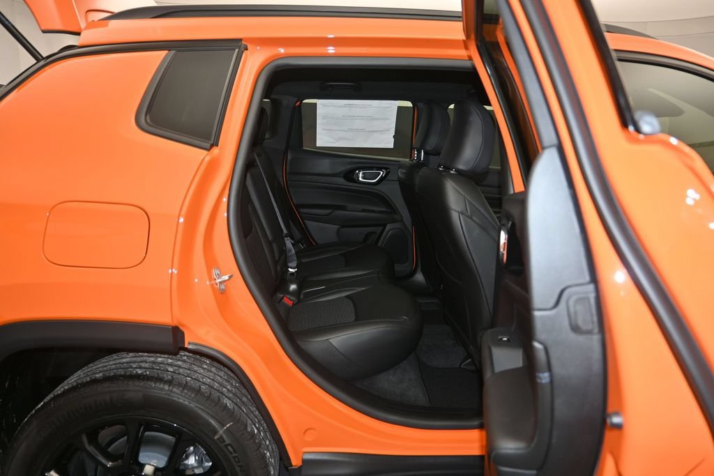 New 2026 Jeep Compass Latitude AWD/4WD image 25