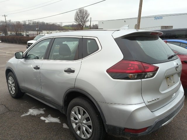 Used 2019 Nissan Rogue S image 3