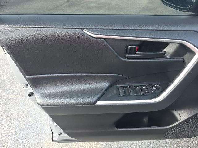 Used 2023 Toyota RAV4 LE image 13