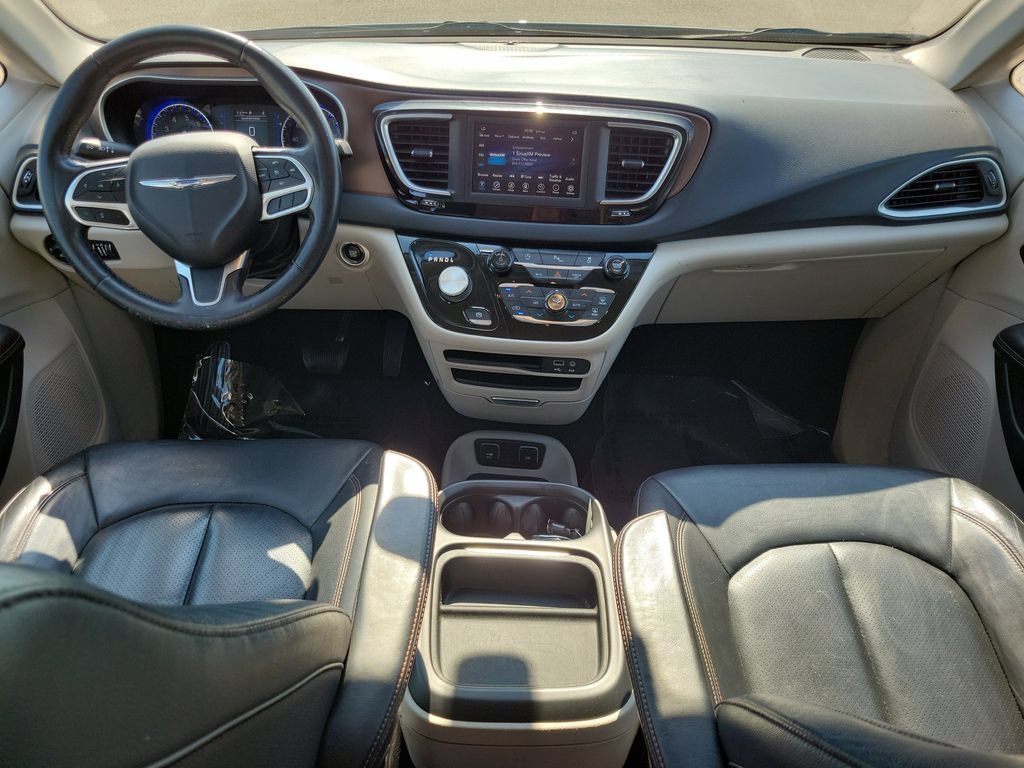 Used 2019 Chrysler Pacifica Touring-L FWD image 11