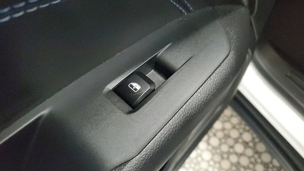 Used 2026 Jeep Compass Latitude image 16