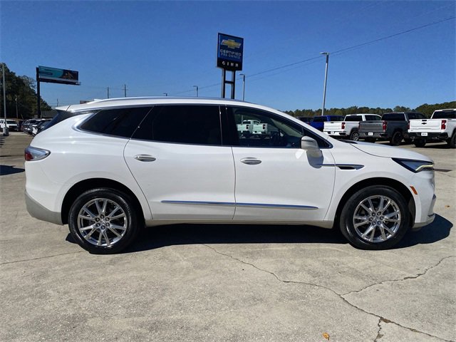 Used 2023 Buick Enclave Essence w/ Experience Buick Package image 7