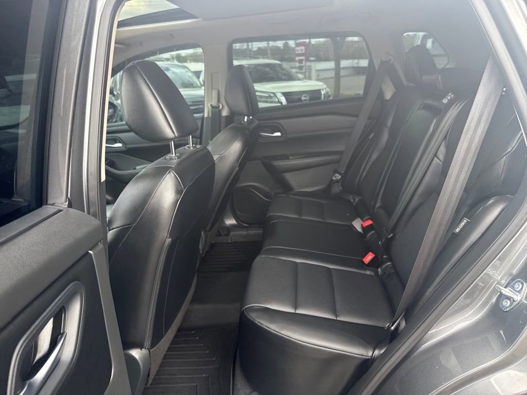 Certified 2025 Nissan Rogue SV w/ SV Premium Package image 26