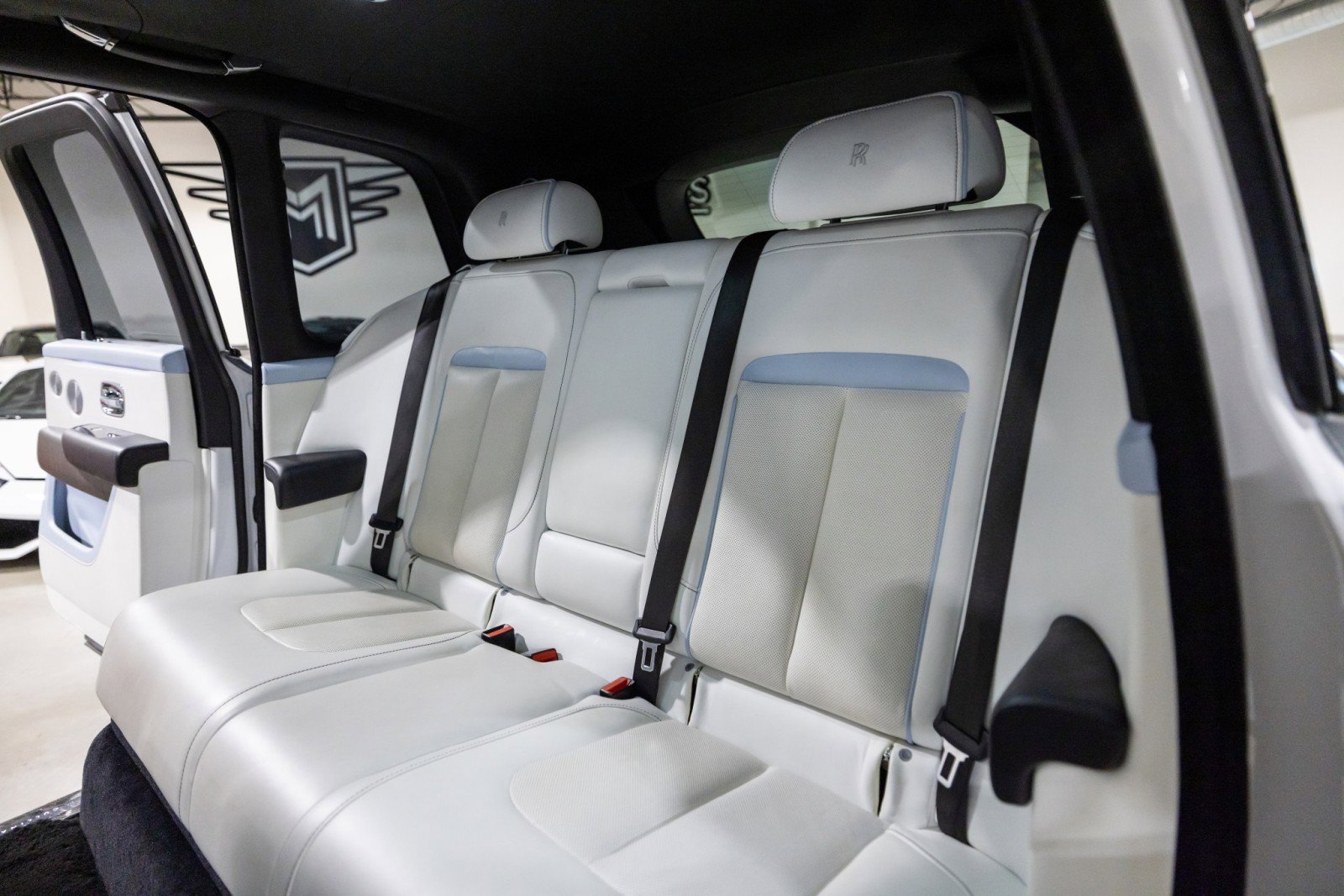 Used 2019 Rolls-Royce Cullinan image 36