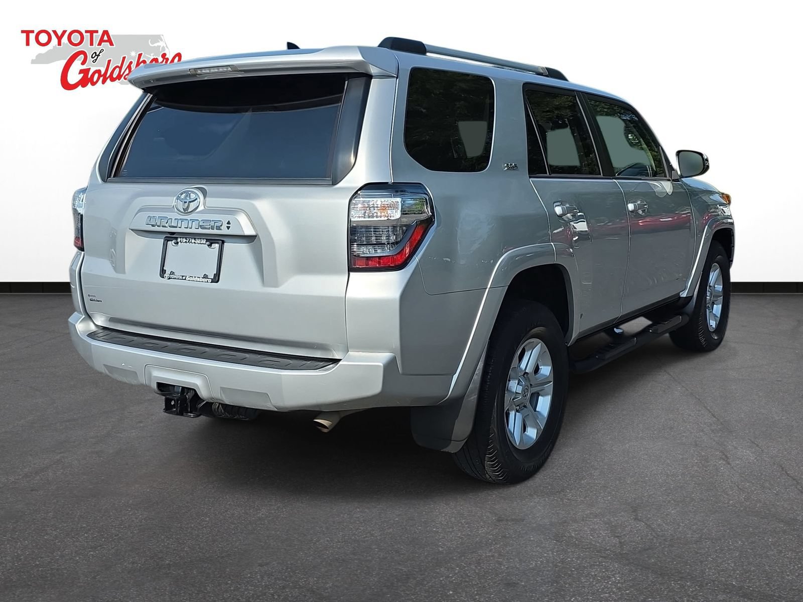 Used 2022 Toyota 4Runner SR5 Premium w/ Moonroof Package RWD image 5