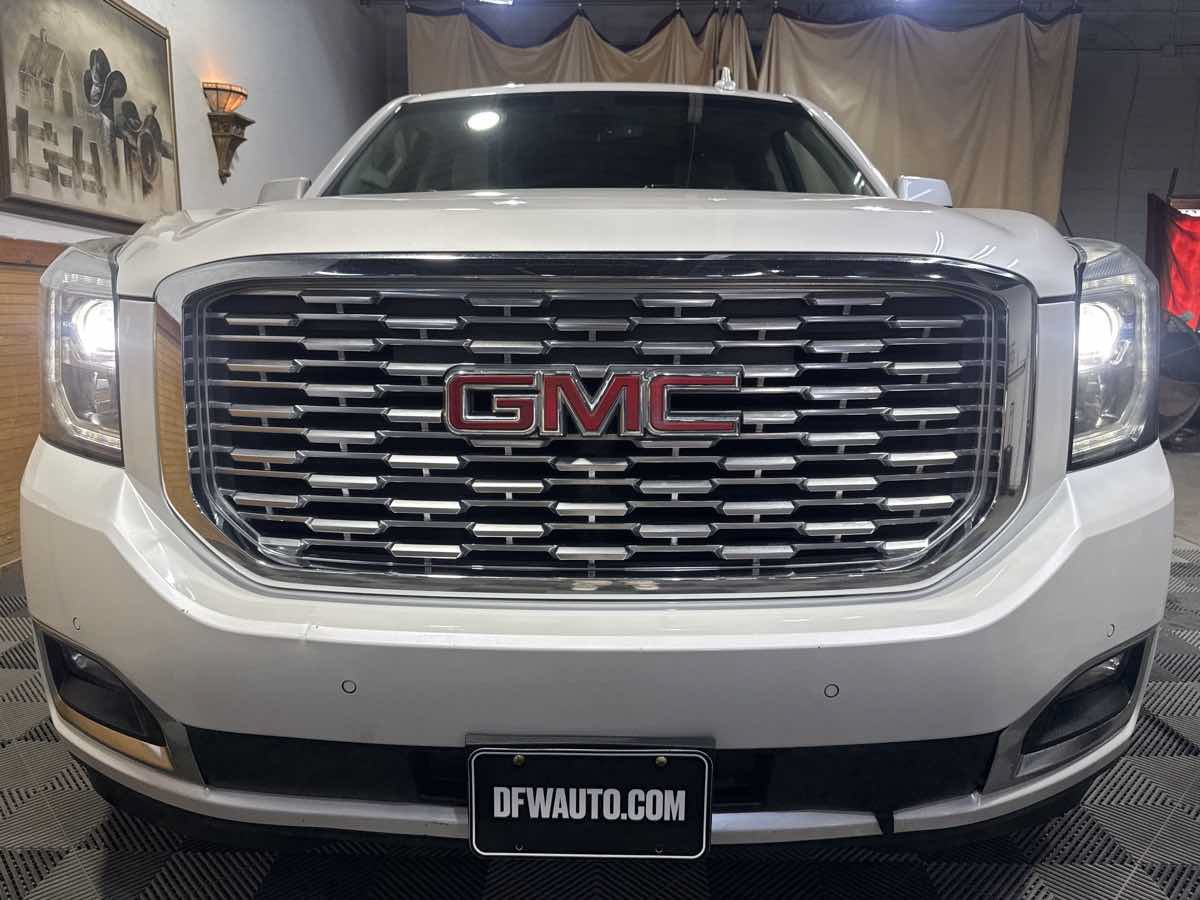Used 2019 GMC Yukon Denali w/ Denali Ultimate Package AWD/4WD image 3