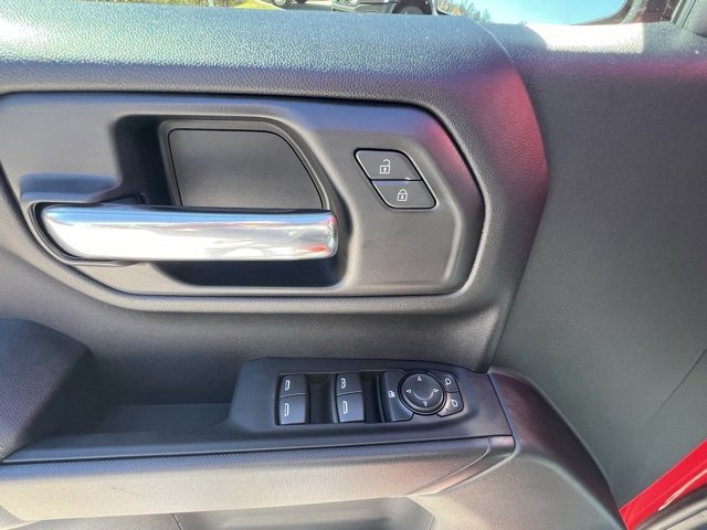 Used 2025 Chevrolet Silverado 1500 Custom image 11