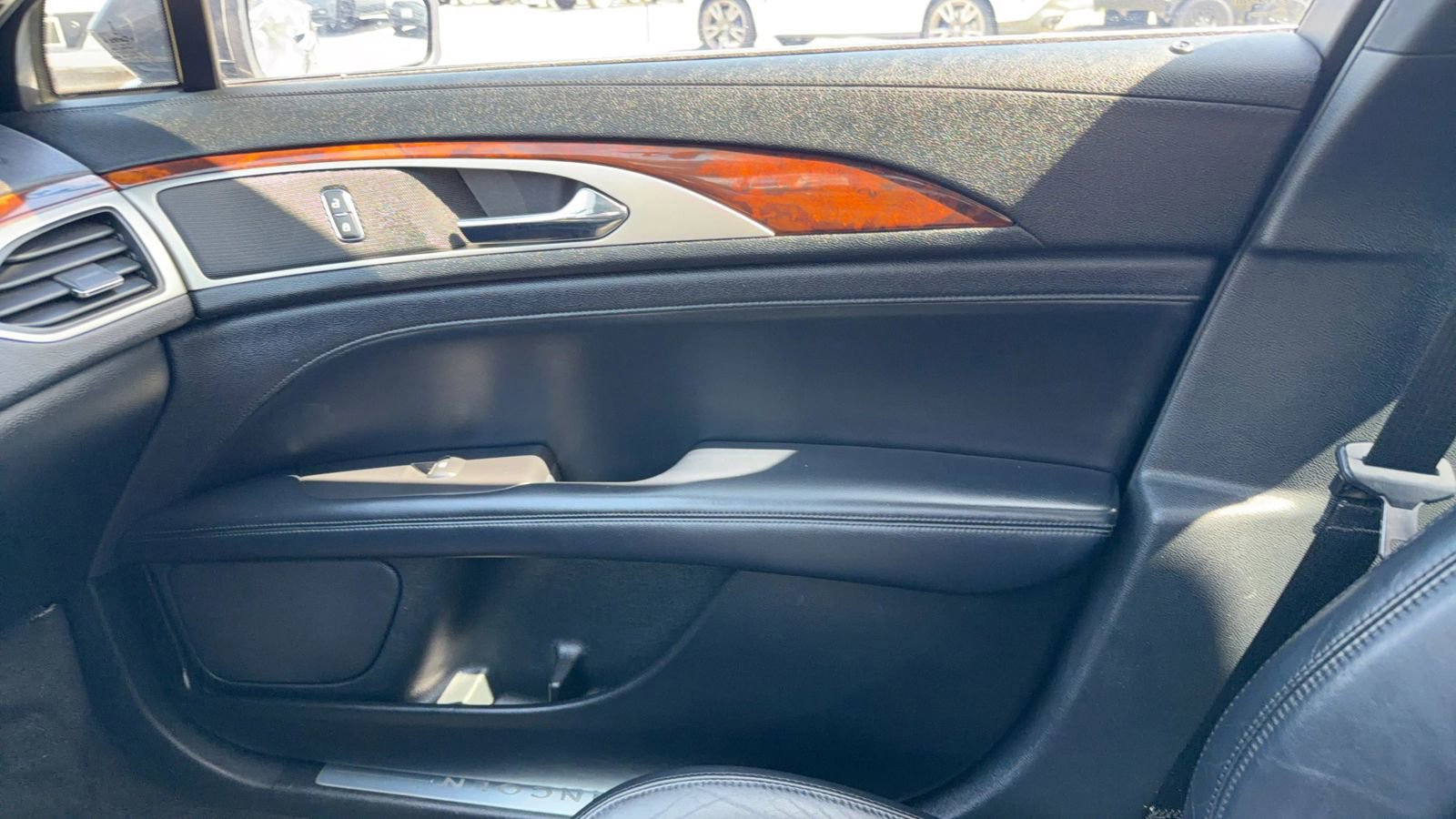 Used 2017 Lincoln MKZ Reserve image 24