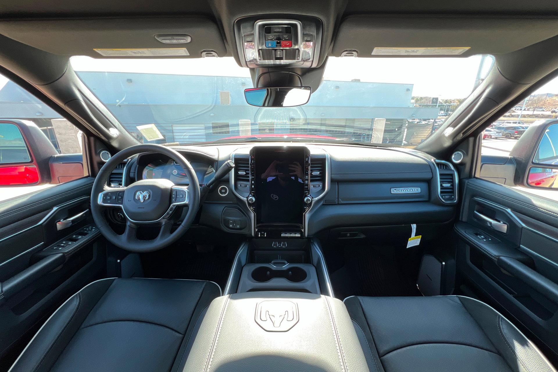 New 2026 RAM 3500 Laramie AWD/4WD image 9