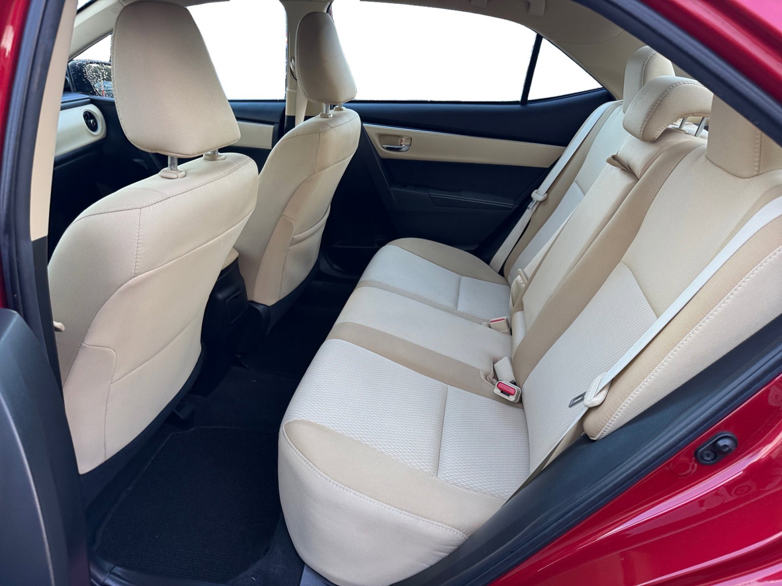 Used 2017 Toyota Corolla LE image 16