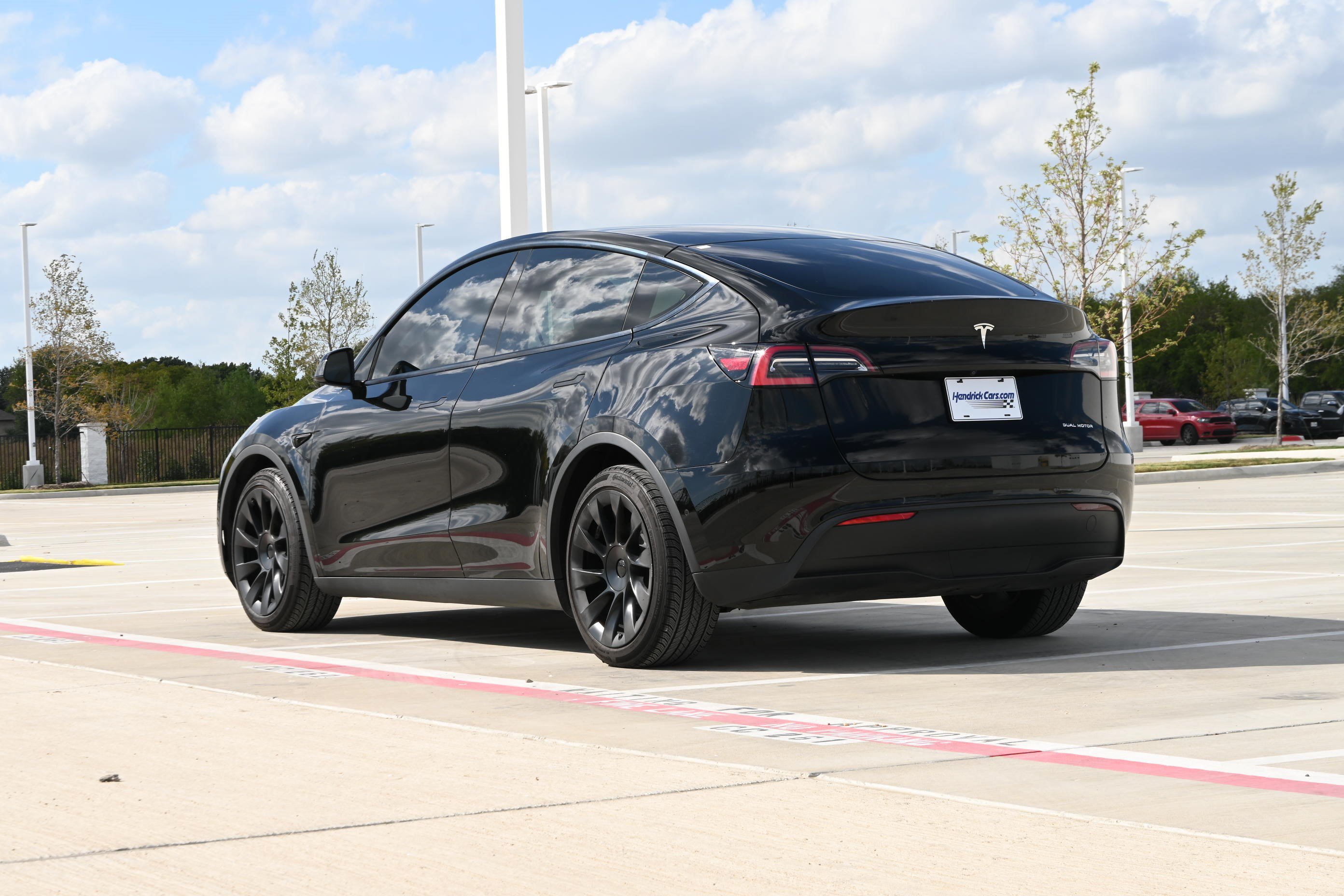 Used 2021 Tesla Model Y Long Range AWD/4WD image 7