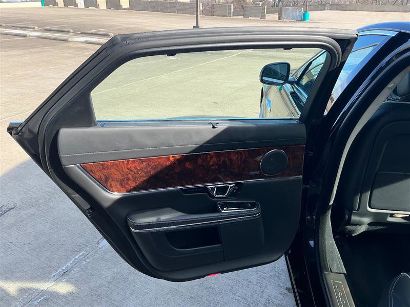 Used 2014 Jaguar XJ L Portfolio image 32