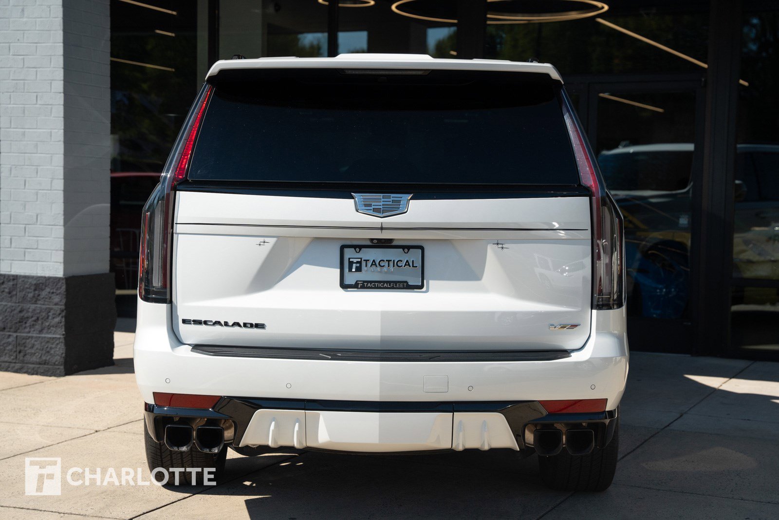 Used 2023 Cadillac Escalade V w/ LPO, ONYX Package image 12