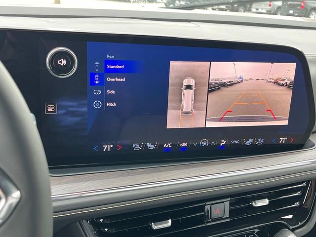 New 2025 Chevrolet Suburban Premier image 27