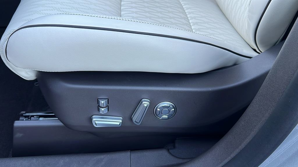 New 2026 Lincoln Nautilus Black Label image 15