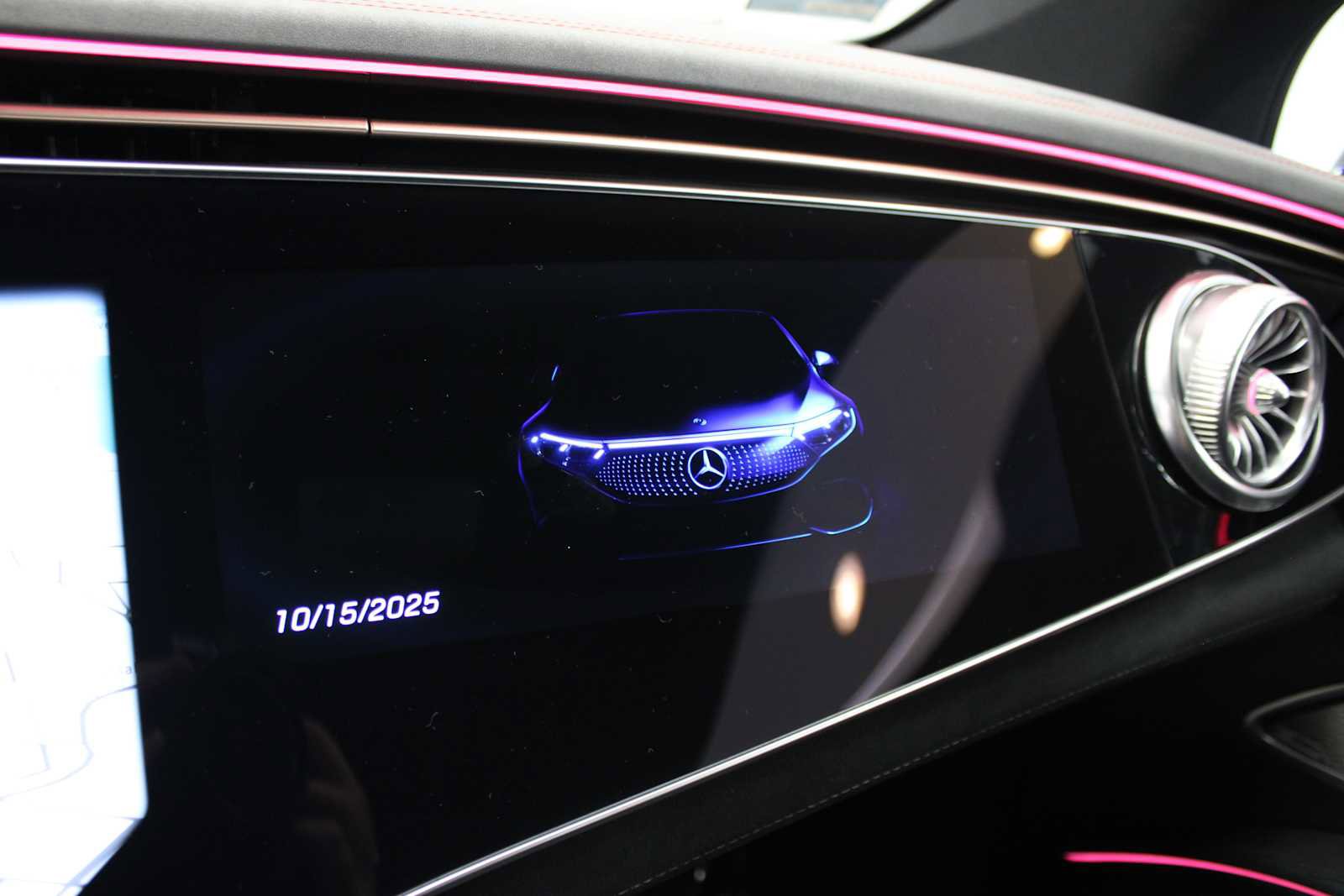 Used 2022 Mercedes-Benz EQS 580 EQS 580 image 35