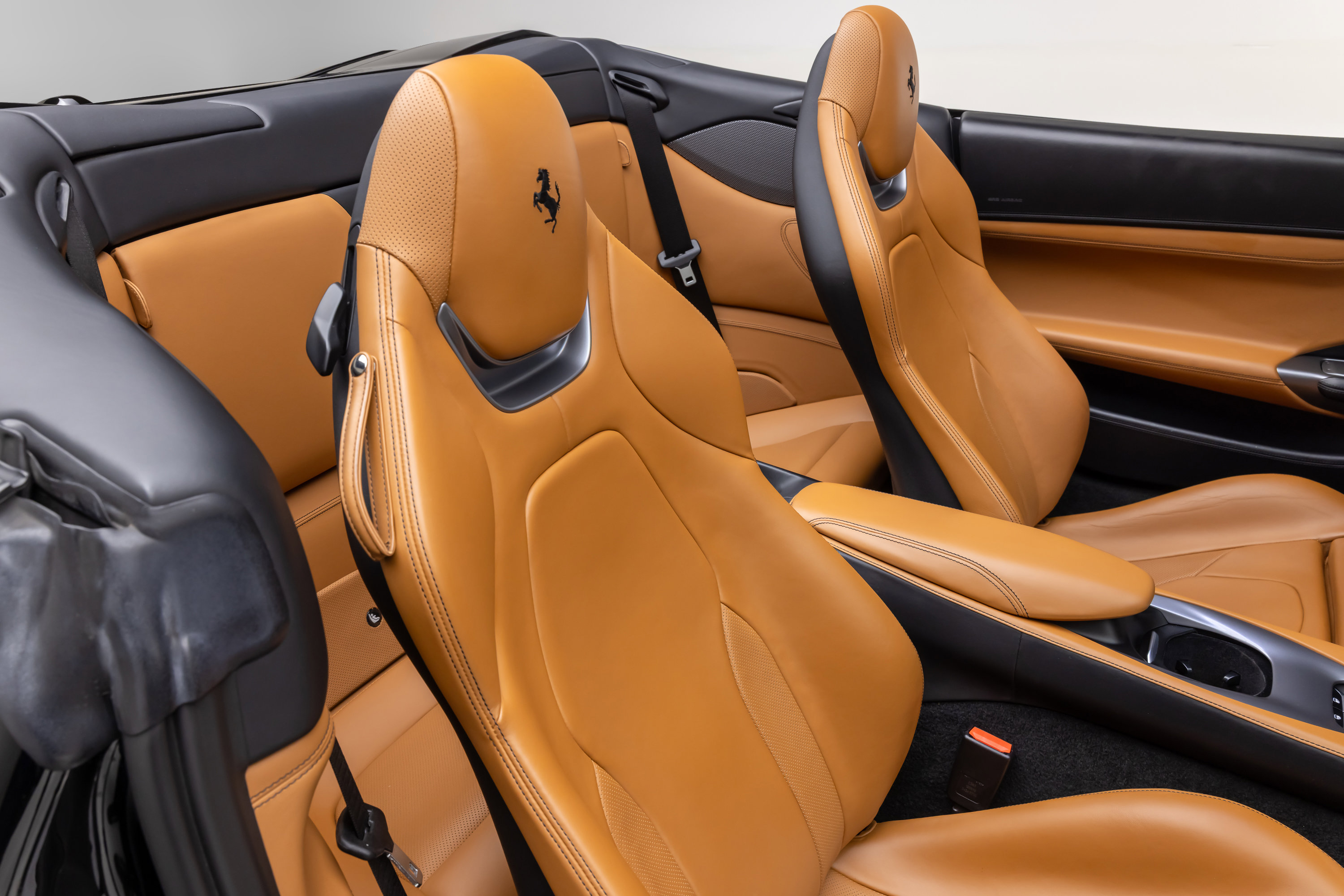 Used 2020 Ferrari Portofino RWD image 34