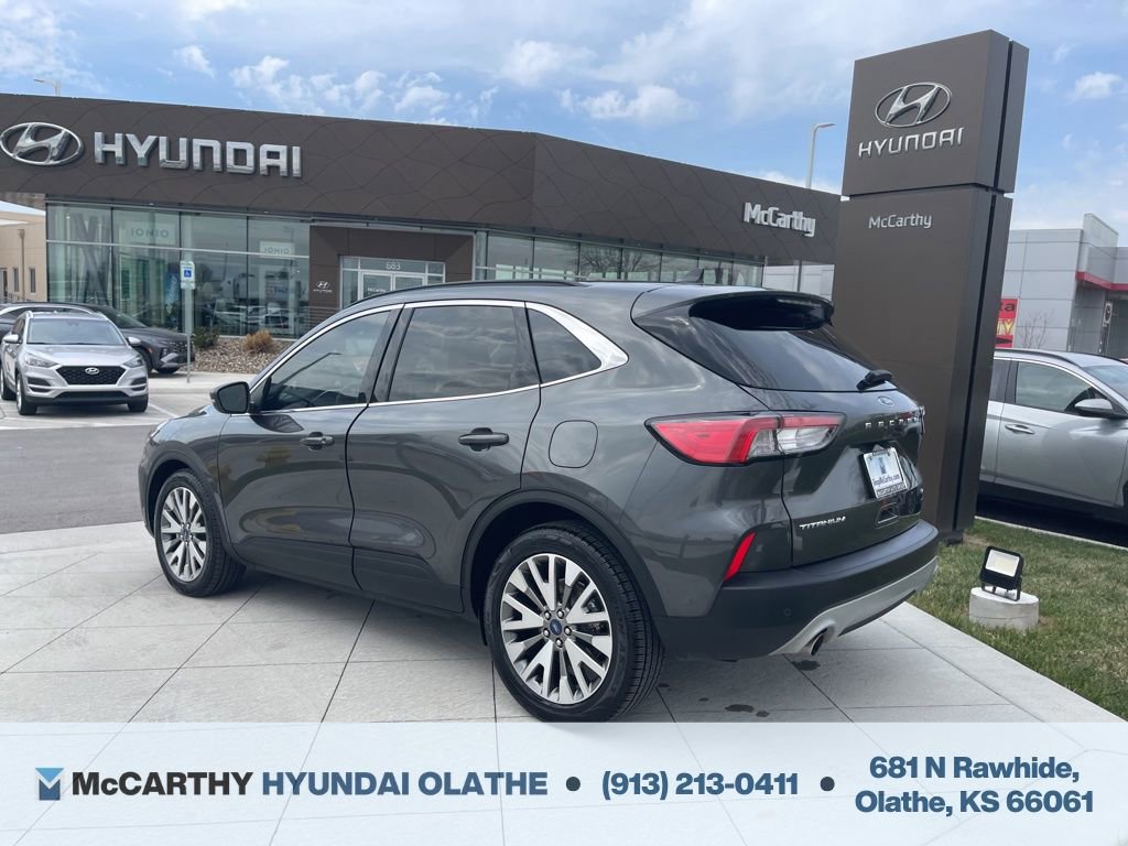 Used 2020 Ford Escape Titanium w/ Titanium Premium Package 2.0 image 3