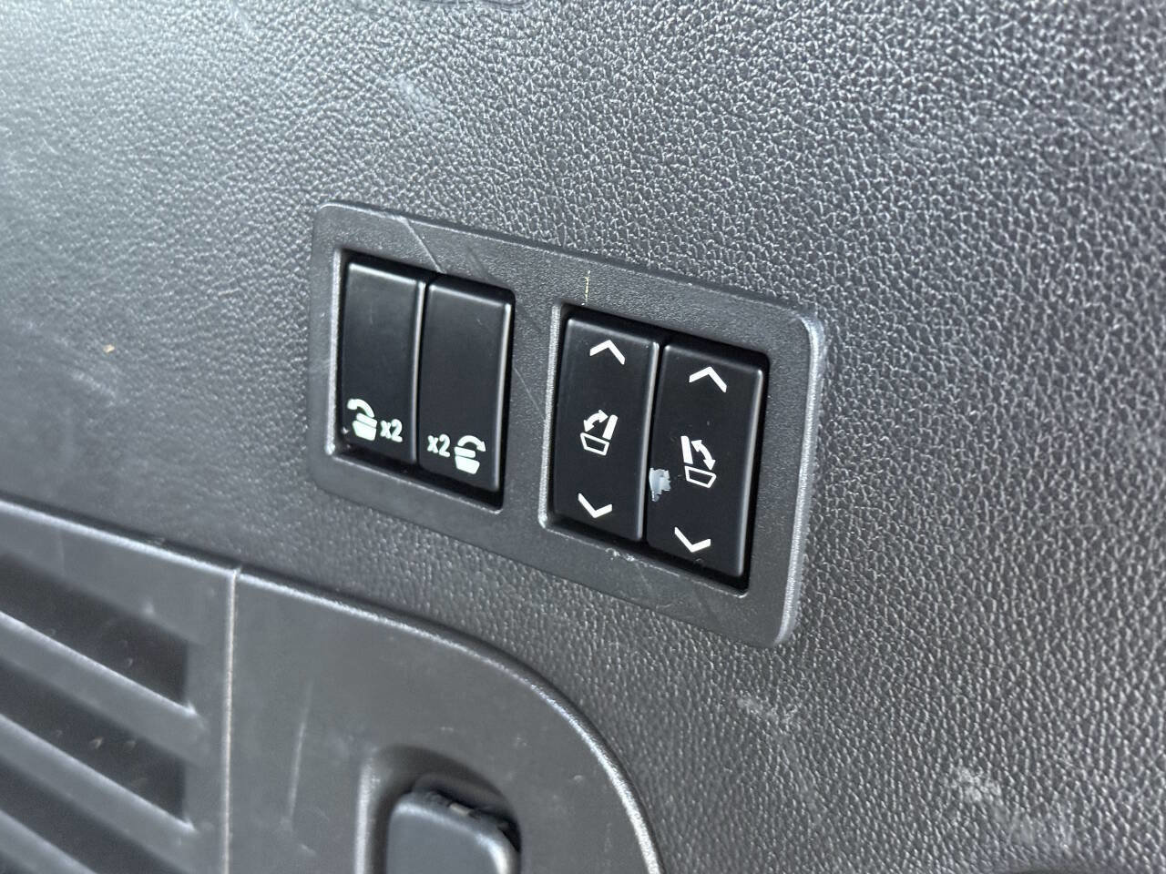 Used 2015 GMC Yukon Denali w/ Touring Package AWD/4WD image 26