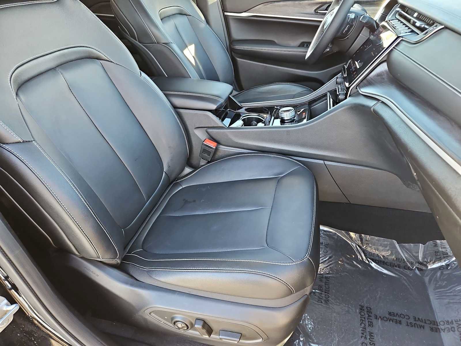 Used 2023 Jeep Grand Cherokee Limited image 21