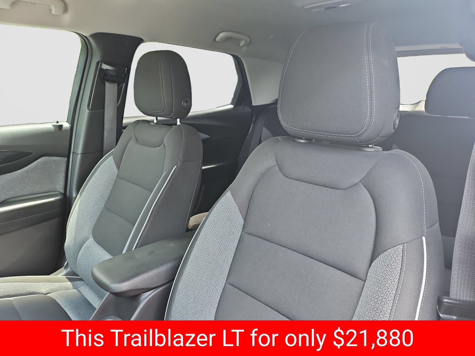 Used 2025 Chevrolet TrailBlazer LT AWD/4WD image 23