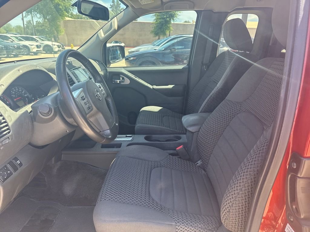 Used 2017 Nissan Frontier SV w/ SV Value Truck Package RWD image 9