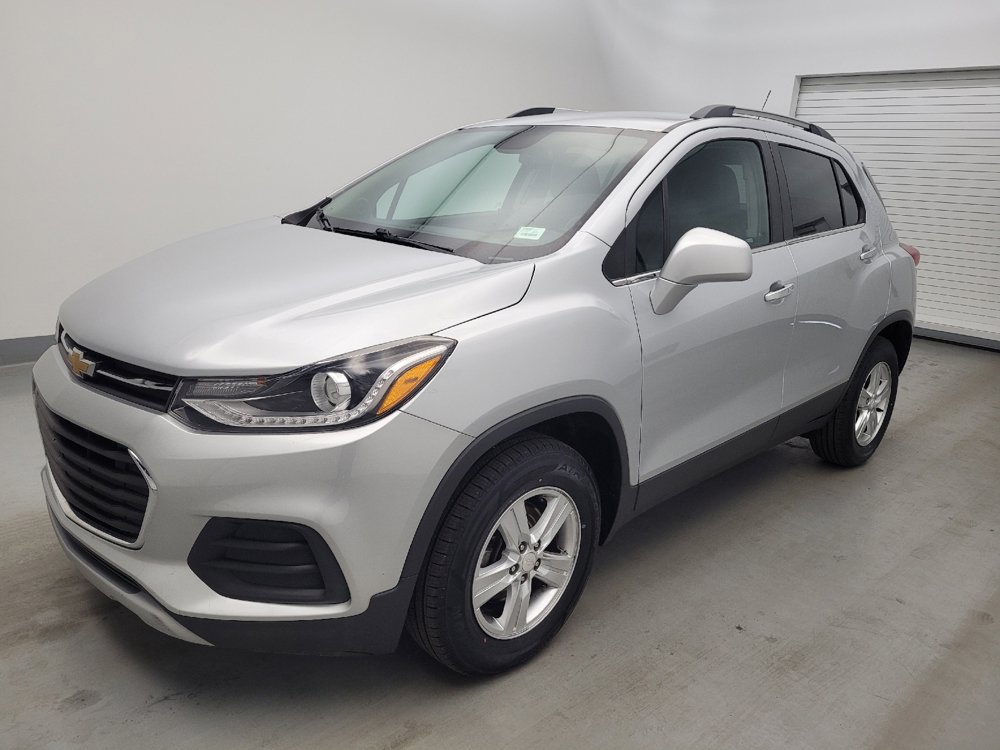 Used 2020 Chevrolet Trax LT w/ LT Convenience Package AWD/4WD image 2