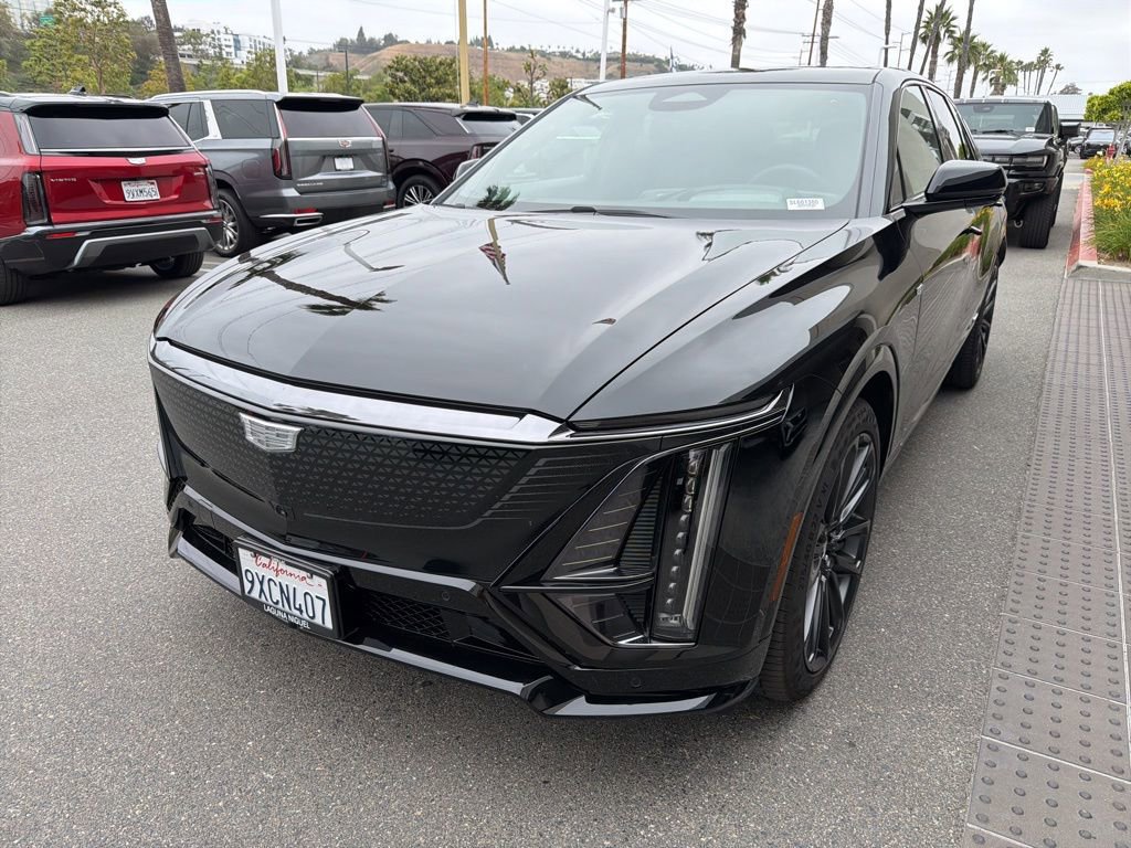 Used 2026 Cadillac Lyriq V AWD/4WD image 2