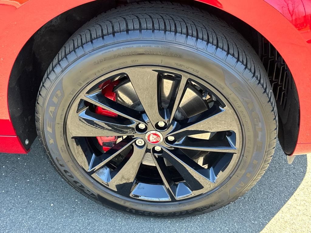 Certified 2023 Jaguar F-PACE R-Dynamic S image 7