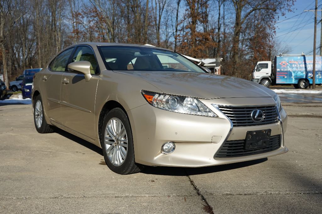 Used 2013 Lexus ES 350 w/ Luxury Pkg FWD image 1