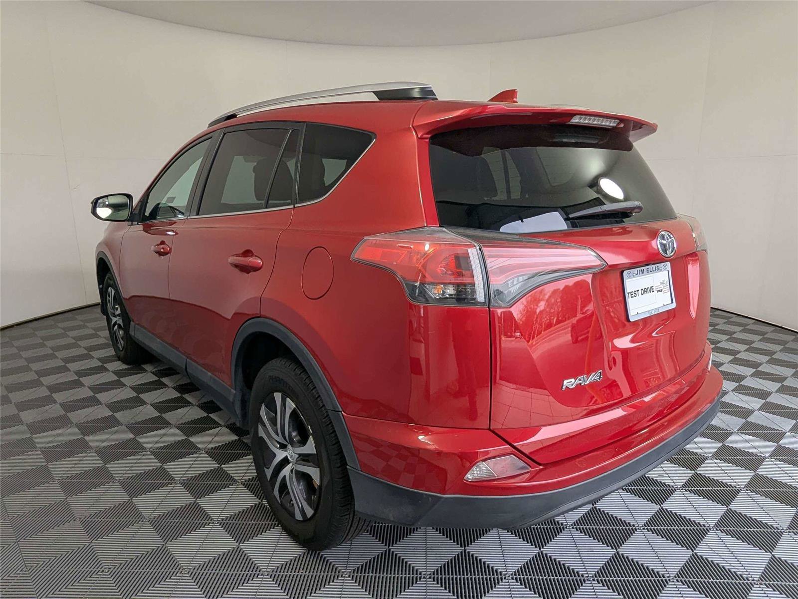 Used 2016 Toyota RAV4 LE image 8