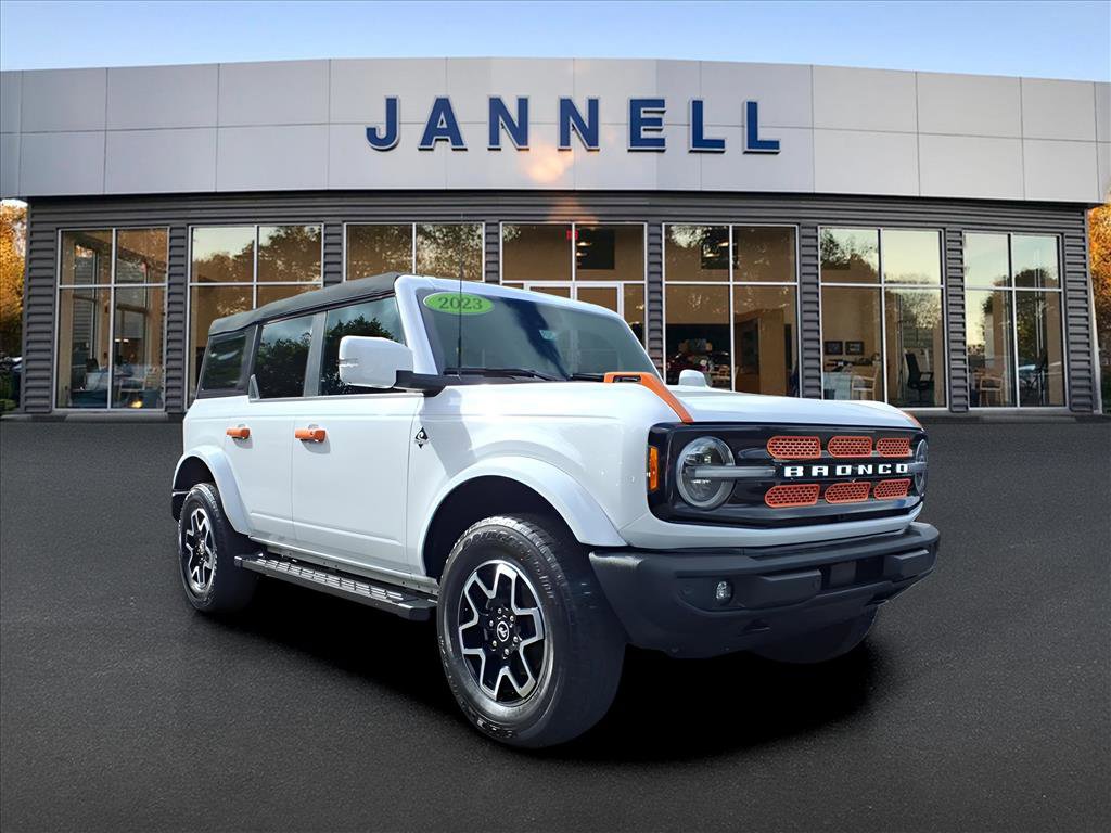 Used 2023 Ford Bronco Outer Banks image 3