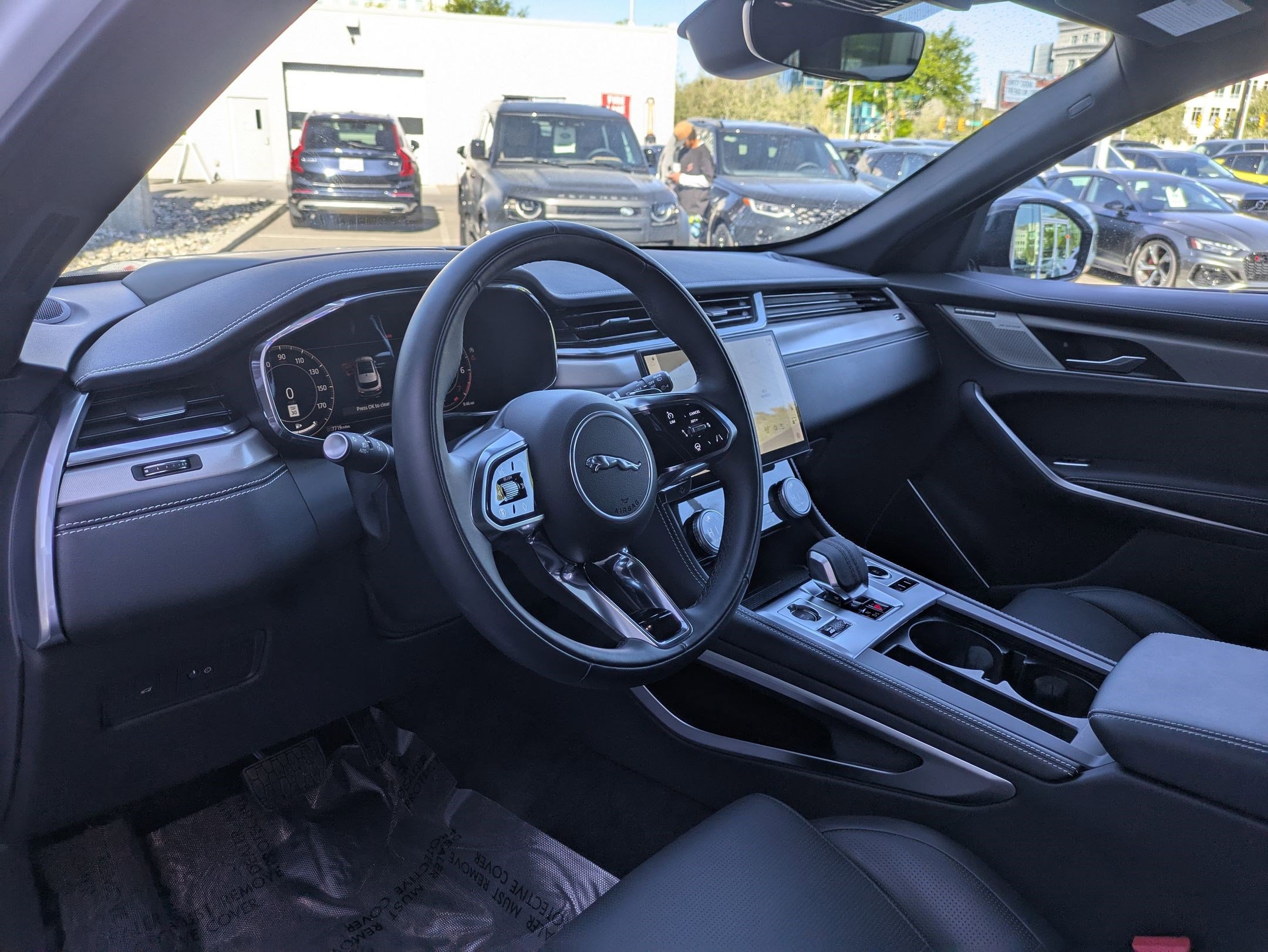Used 2026 Jaguar F-PACE R-Dynamic S AWD/4WD image 17