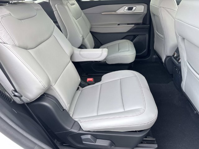 New 2026 Ford Explorer Active w/ Active Comfort Package RWD image 12