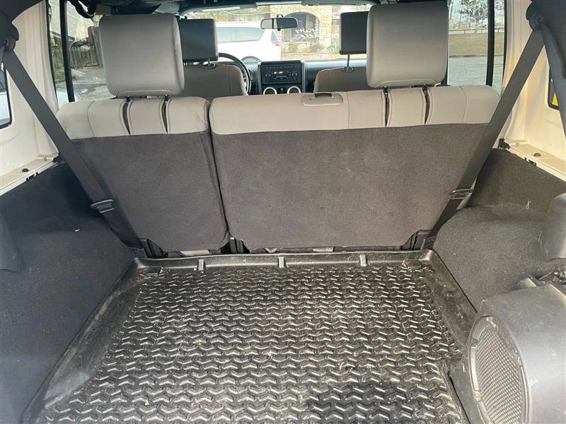 Used 2010 Jeep Wrangler Unlimited Sahara w/ Dual Top Group image 13