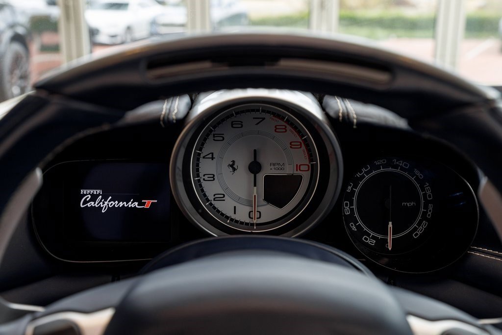 Used 2016 Ferrari California T image 30