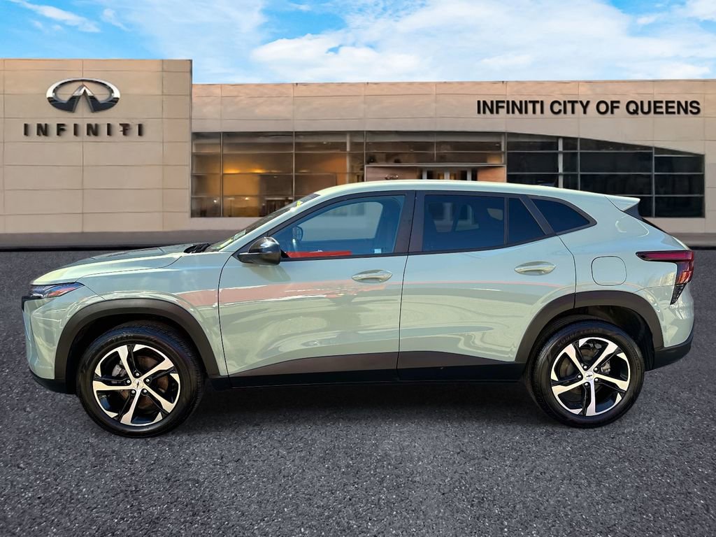 Used 2024 Chevrolet Trax RS w/ Driver Confidence Package FWD image 5