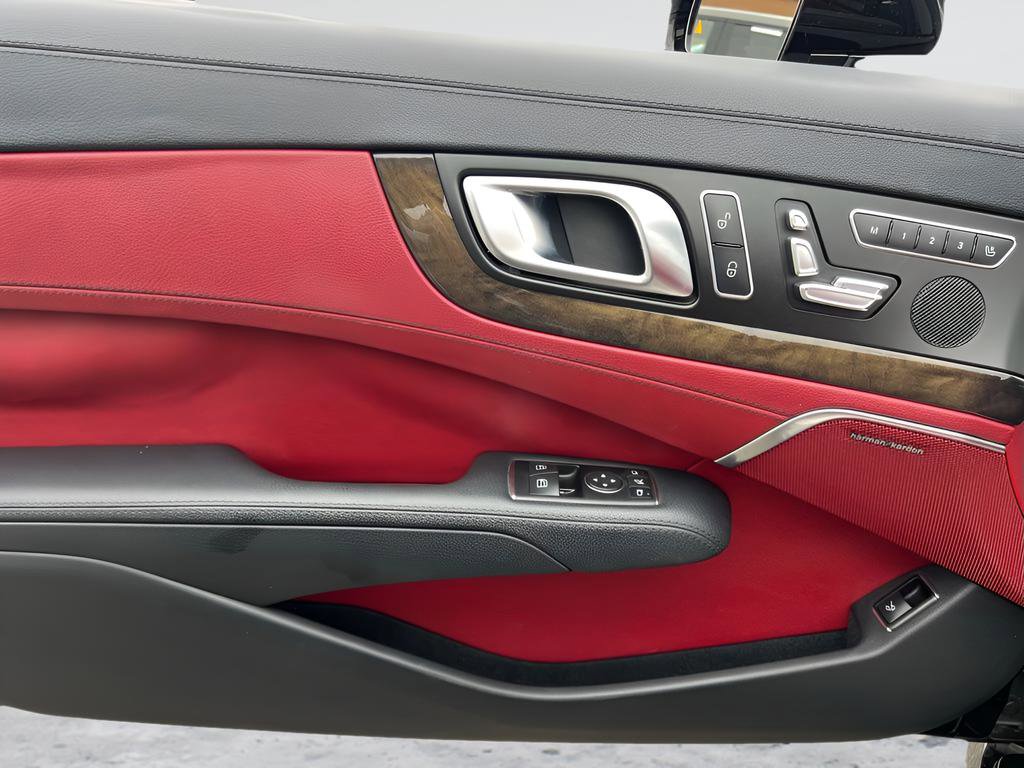 Used 2014 Mercedes-Benz SL 550 w/ Driver Assistance Package image 29