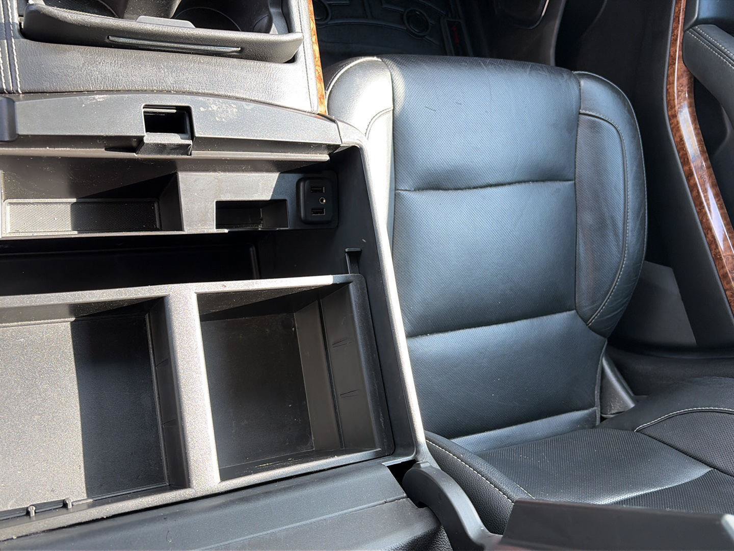 Used 2019 Chevrolet Suburban Premier AWD/4WD image 26