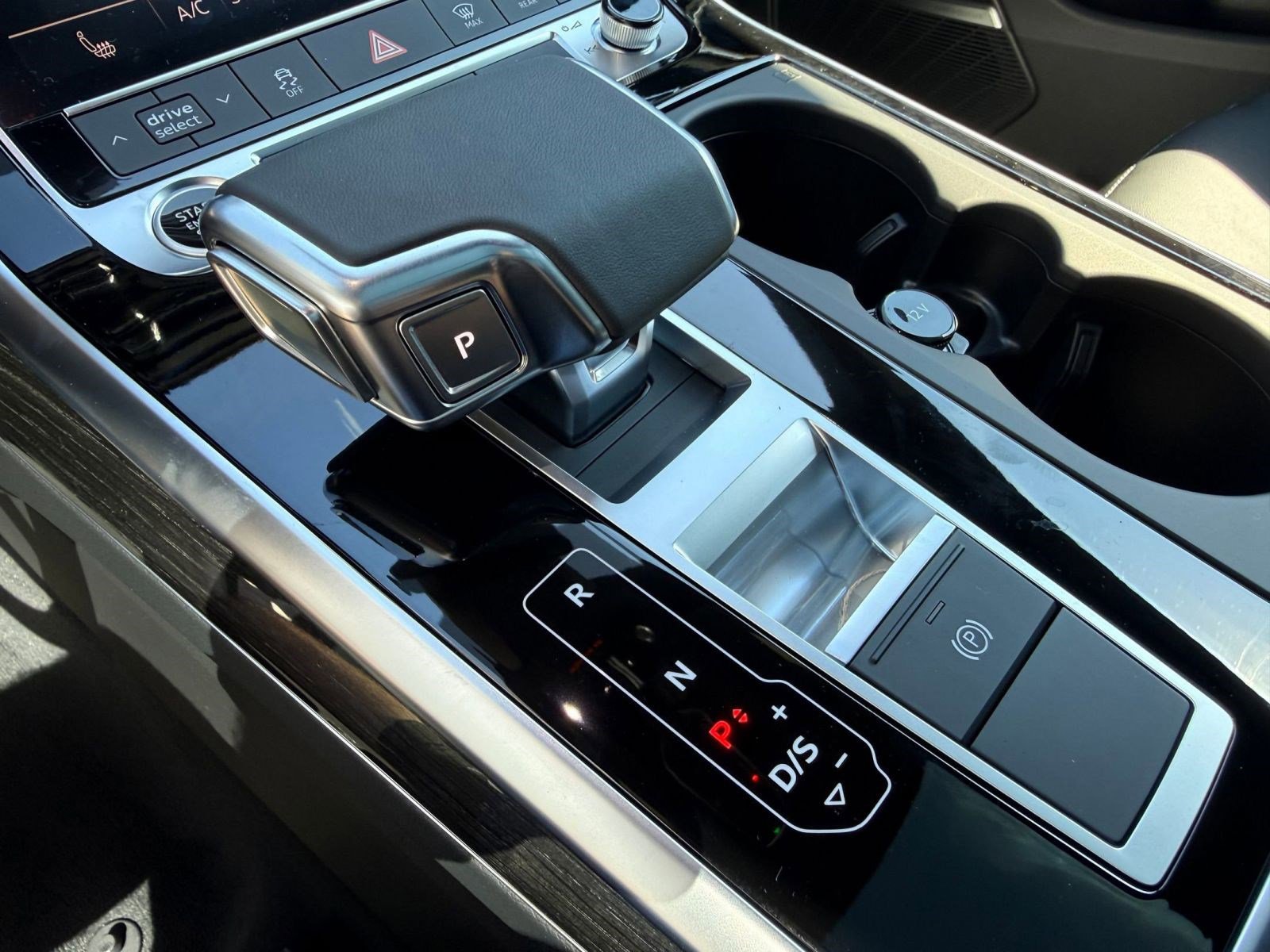 New 2026 Audi Q8 Premium image 18