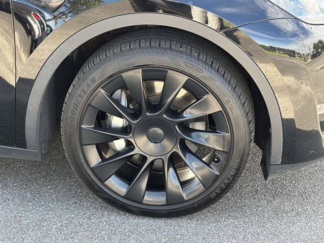 Used 2023 Tesla Model Y AWD image 7